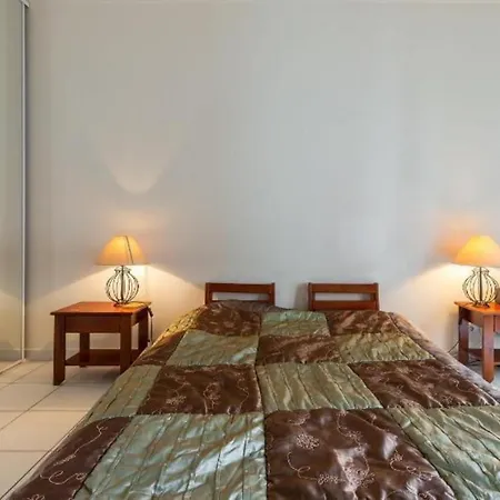 Centre 2mins From Stunning 3-bed Apartment *